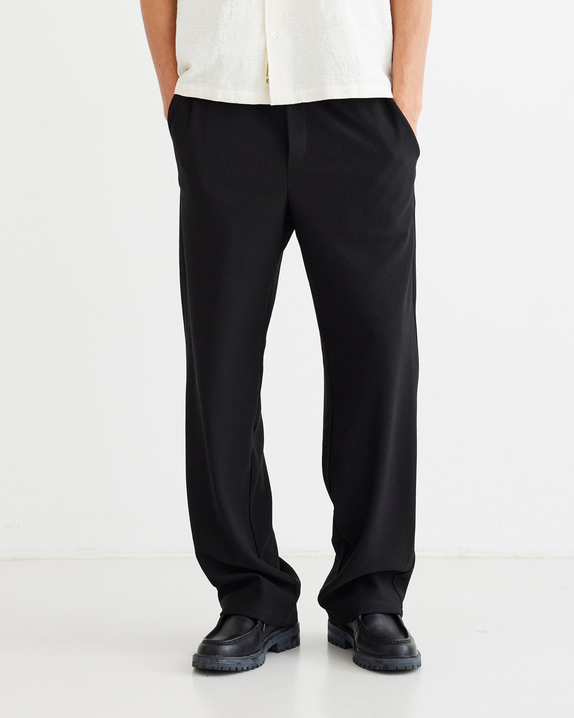 Woodbird WBIvo Plisse Pant Pants Black